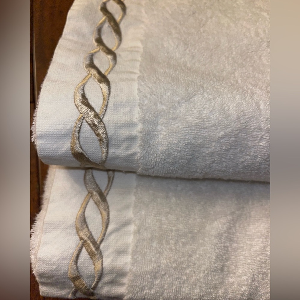 Orris 100%cotton White on beige chain embroidery bath Towel and Hand Towel set.